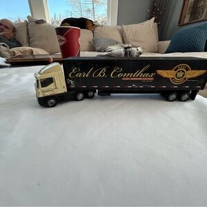 Matchbox MBX Super Rig Semi-Truck w Box Trailer